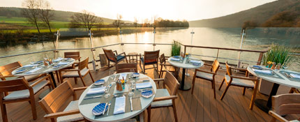 viking river cruise dinner reservations